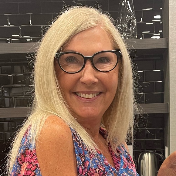 Meet your Posher, Irene - Picture 2 of 2